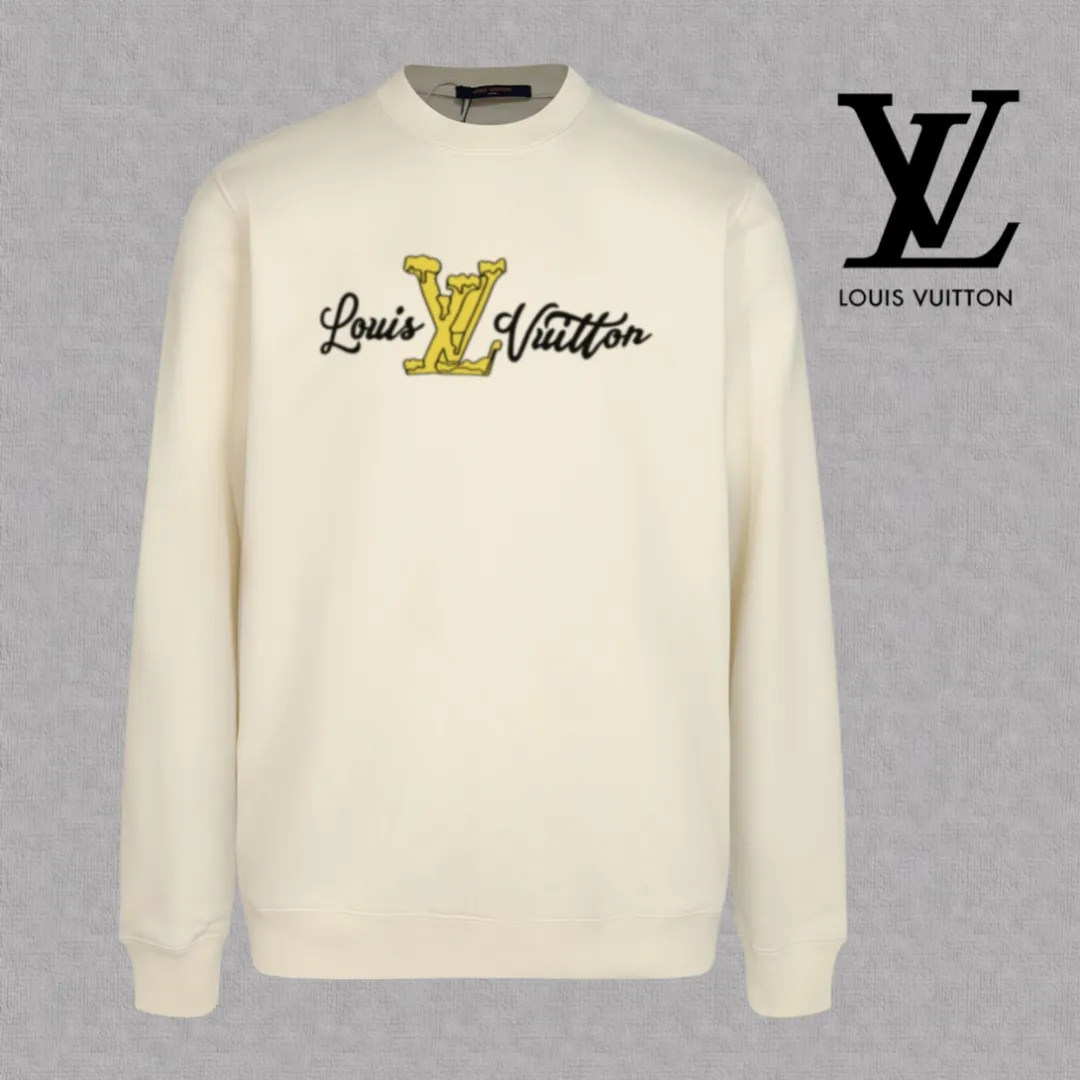 🅿️250 hot style on the shelves🔥❗ 💫〖Louis Vuitton LV〗 Fashionable round neck sweatshirt, casually matched with various styles, it is perfectly handsome😎The whole dress is made of double waistcoats, which makes the whole dress more three-dimensional. Not ordinary factories can do such fine work. The 2025 spring style counters are on sale, exquisite round neck terry sweatshirt, high-end double-strand pure cotton Customized drawstring ribs are dyed in the same vat and are complete with three standards. The chest craftsmanship adopts a simple and elegant pattern on the chest, which is easy to control for any age group! Fit and comfortable! Customized thickened 440g terry sweatshirt fabric, soft and comfortable to the touch, with a three-dimensional shape! 🙌🏻 It’s also very breathable, so it’s a versatile style that can be worn with any outfit! ✔Color: Black White Apricot Size: S M L XL 2XL